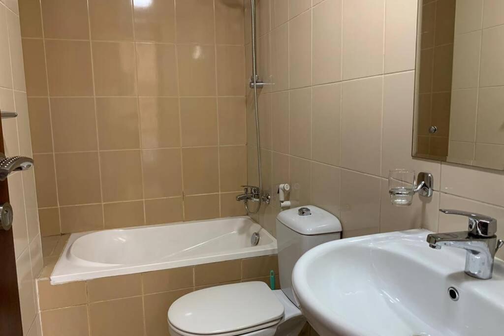 Cozy 2Bhk Near To Dmcc Metro Station -505 Apartment Dubai Luaran gambar